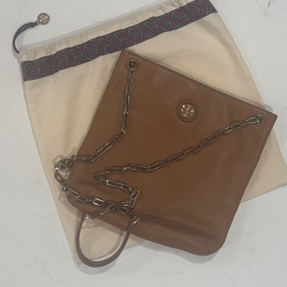 Rare find! Tory Burch Bucket Bag - Picture 2 of 8